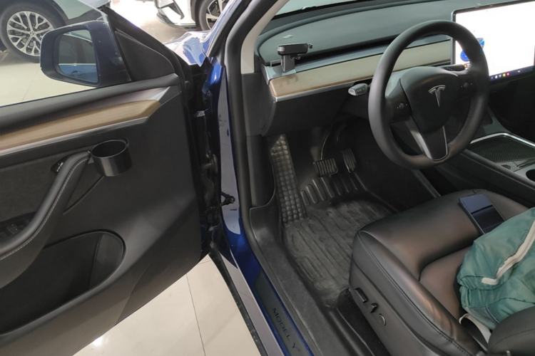 Used Tesla Model Y 2021 Long-Range All-Wheel-Drive Version 3D7 Driver Seat