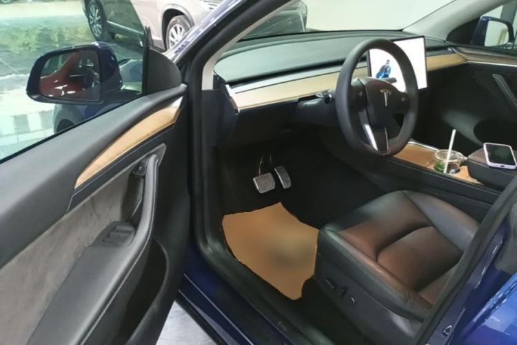 Used Tesla Model Y 2021 Long-Range All-Wheel-Drive Version Driver Seat