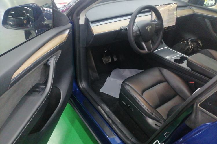 Used Tesla Model Y 2021 Long-Range All-Wheel-Drive Version 3D7 Driver Seat