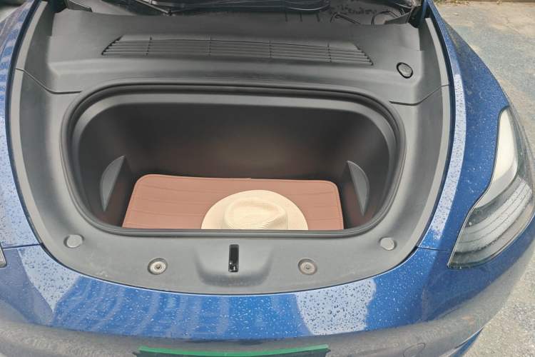 Used Tesla Model Y 2021 Performance High-Performance All-Wheel-Drive Version Engine Bay
