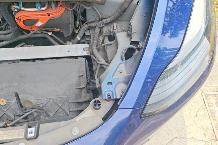 Used Tesla Model Y 2021 Standard Range Rear-Wheel Drive Version Engine Bay Left
