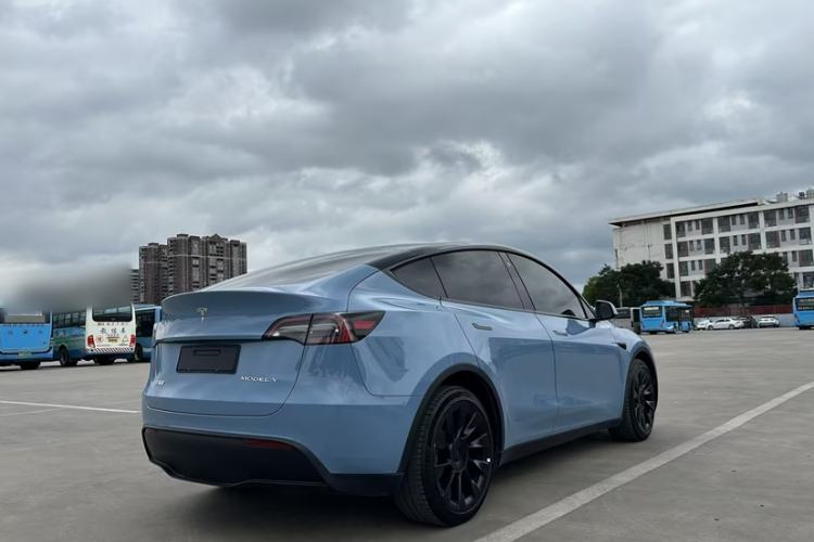 Used Tesla Model Y 2021 Long-Range All-Wheel-Drive Version 3D7 Exterior 1