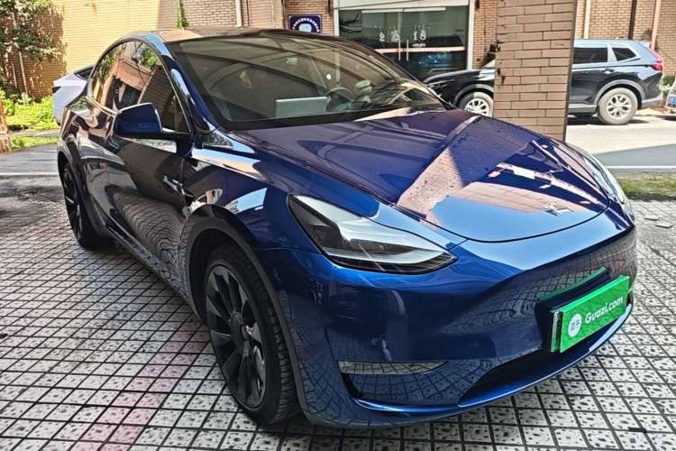 Used Tesla Model Y 2021 Long-Range All-Wheel-Drive Version 3D7 Exterior 1