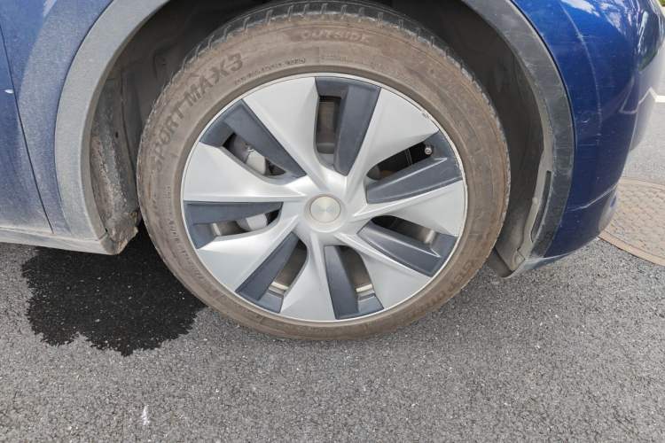Used Tesla Model Y 2021 Long-Range All-Wheel-Drive Version Exterior 1
