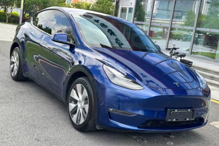 Used Tesla Model Y 2021 Long-Range All-Wheel-Drive Version 3D7 Exterior 2