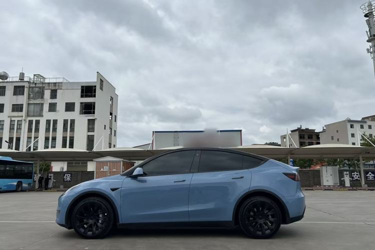Used Tesla Model Y 2021 Long-Range All-Wheel-Drive Version 3D7 Exterior 2