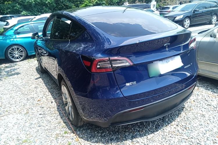 Used Tesla Model Y 2021 Long-Range All-Wheel-Drive Version 3D7 Exterior 2