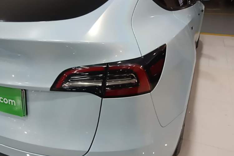 Used Tesla Model Y 2021 Standard Range Rear-Wheel Drive Version Exterior 3