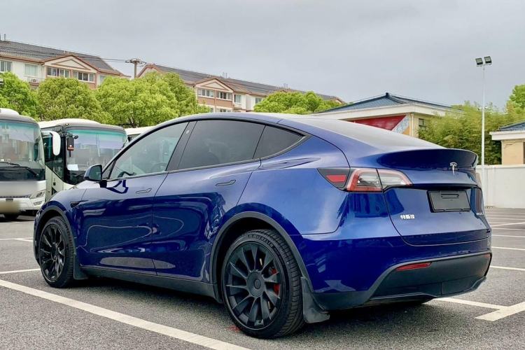 Used Tesla Model Y 2021 Long-Range All-Wheel-Drive Version Exterior 3