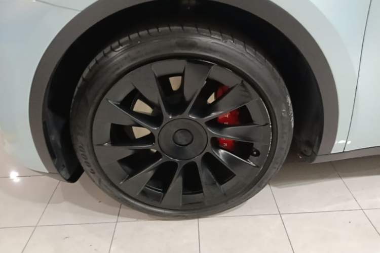Used Tesla Model Y 2021 Standard Range Rear-Wheel Drive Version Exterior 4