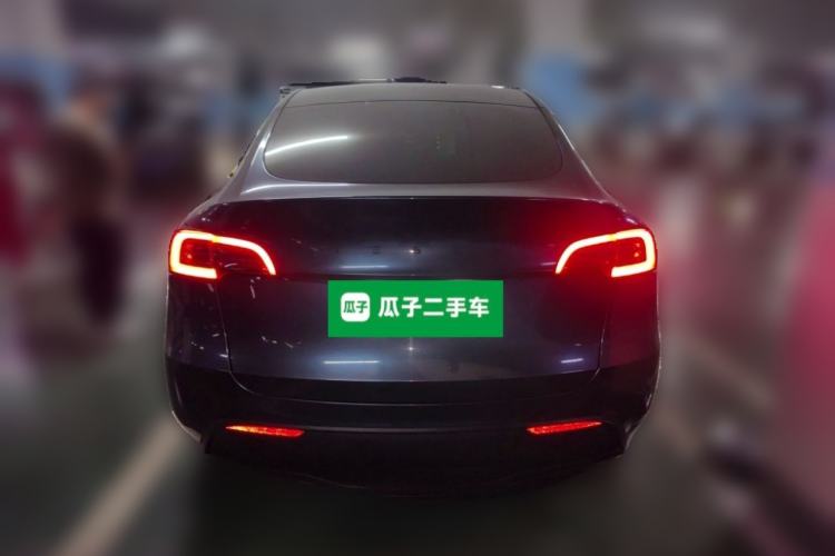 Used Tesla Model Y 2021 Long-Range All-Wheel-Drive Version 3D7 Exterior 4