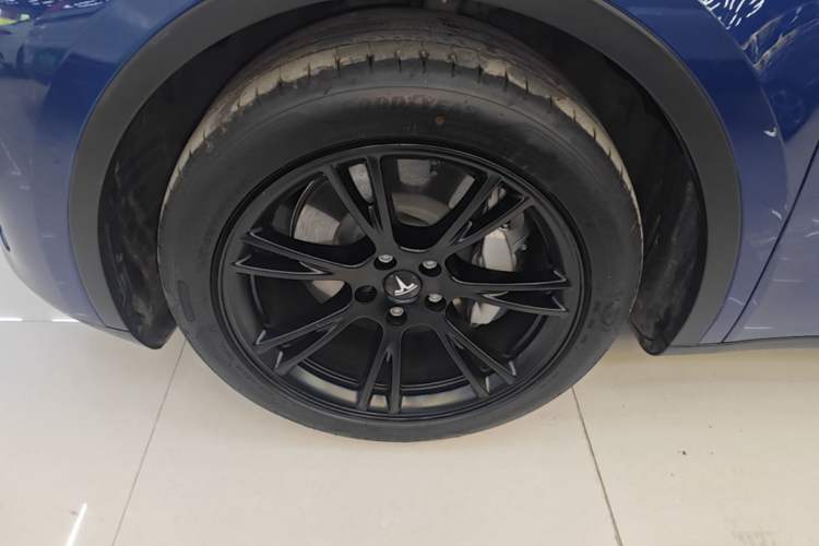 Used Tesla Model Y 2021 Standard Range Rear-Wheel Drive Version Exterior 4