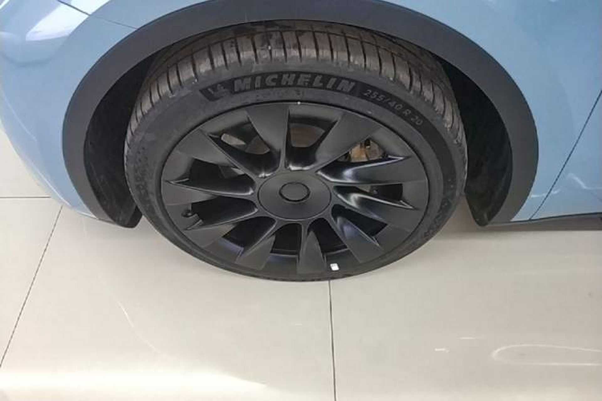 Used Tesla Model Y 2021 Standard Range Rear-Wheel Drive Version Exterior 4