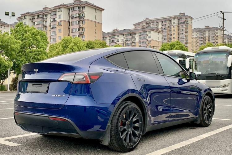 Used Tesla Model Y 2021 Long-Range All-Wheel-Drive Version Exterior 4