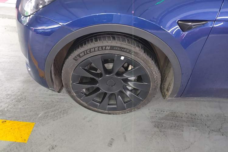 Used Tesla Model Y 2021 Long-Range All-Wheel-Drive Version Exterior 4