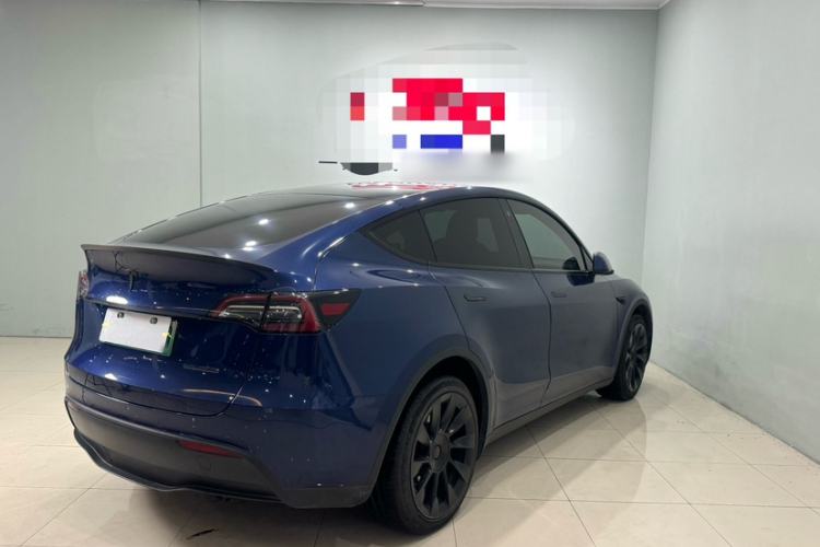 Used Tesla Model Y 2021 Long-Range All-Wheel-Drive Version 3D7 Exterior 4