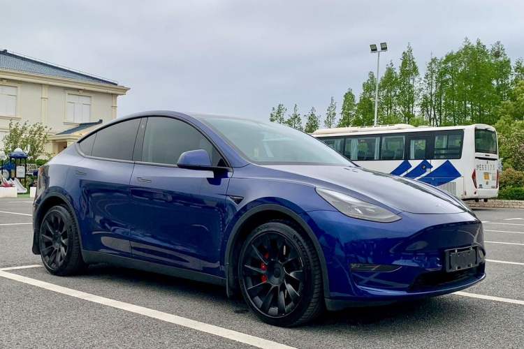 Used Tesla Model Y 2021 Long-Range All-Wheel-Drive Version Exterior 5