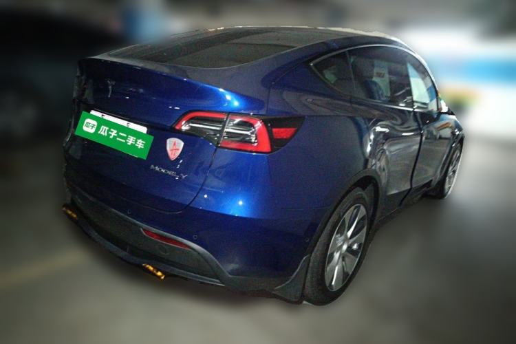 Used Tesla Model Y 2021 Long-Range All-Wheel-Drive Version 3D7 Exterior 5