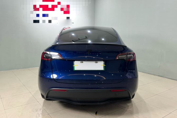 Used Tesla Model Y 2021 Long-Range All-Wheel-Drive Version 3D7 Exterior 5