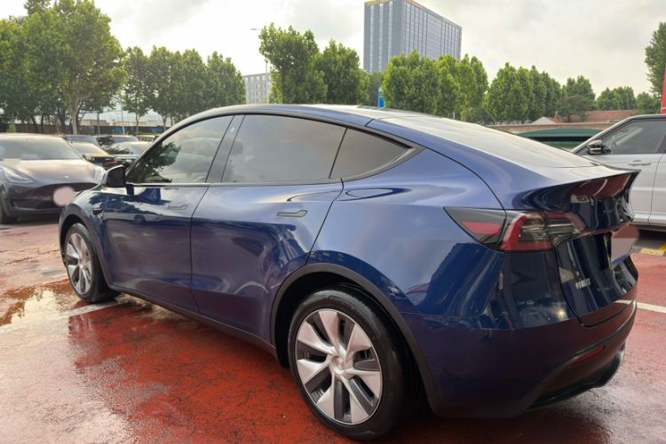 Used Tesla Model Y 2021 Standard Range Rear-Wheel Drive Version Exterior 5