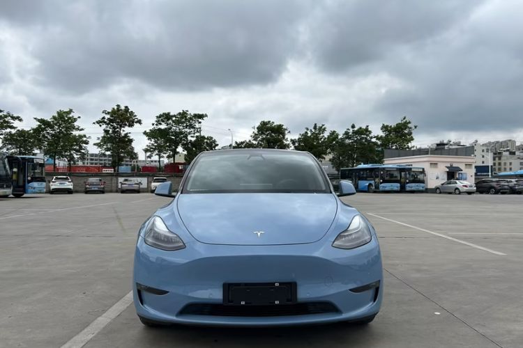 Used Tesla Model Y 2021 Long-Range All-Wheel-Drive Version 3D7 Exterior 6
