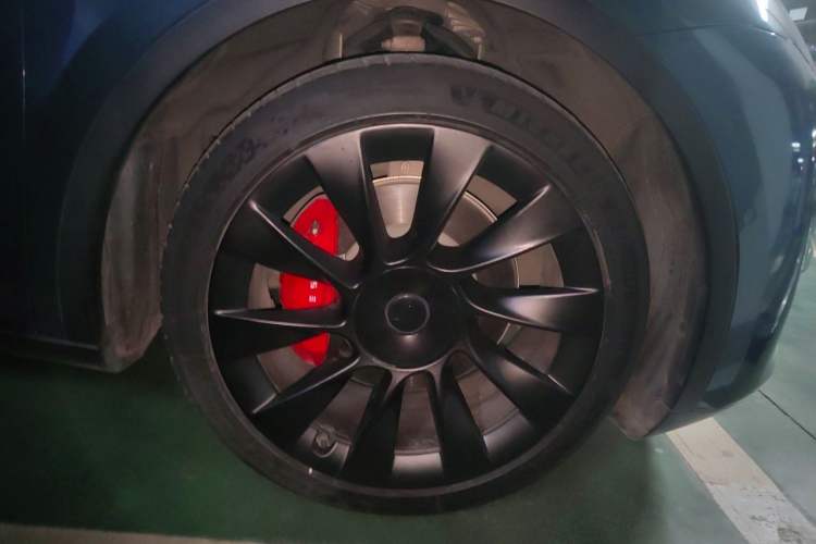 Used Tesla Model Y 2021 Long-Range All-Wheel-Drive Version 3D7 Exterior 7