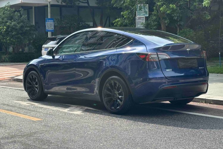 Used Tesla Model Y 2021 Long-Range All-Wheel-Drive Version Exterior 8