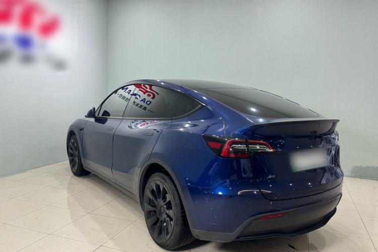 Used Tesla Model Y 2021 Long-Range All-Wheel-Drive Version 3D7 Exterior 9