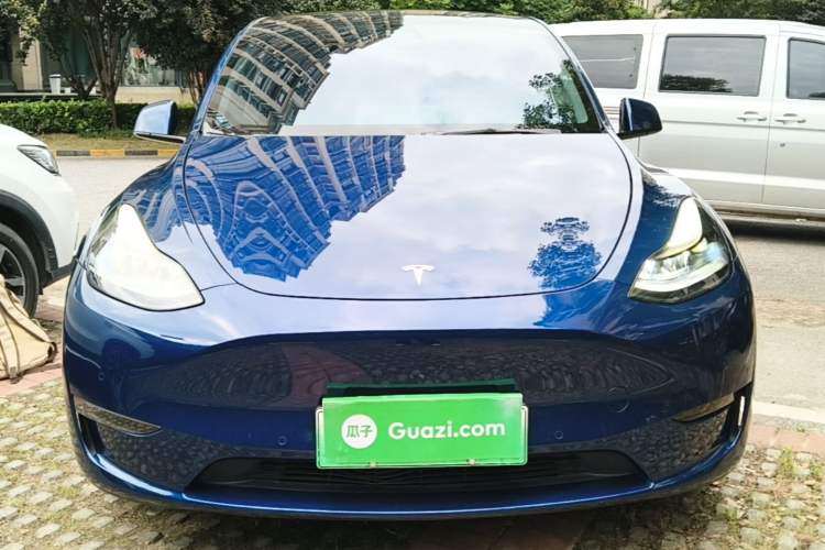 Used Tesla Model Y 2021 Long-Range All-Wheel-Drive Version Front