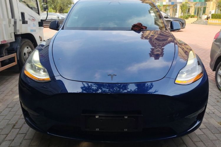 Used Tesla Model Y 2021 Long-Range All-Wheel-Drive Version Front