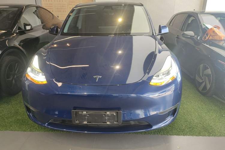 Used Tesla Model Y 2021 Standard Range Rear-Wheel Drive Version Front