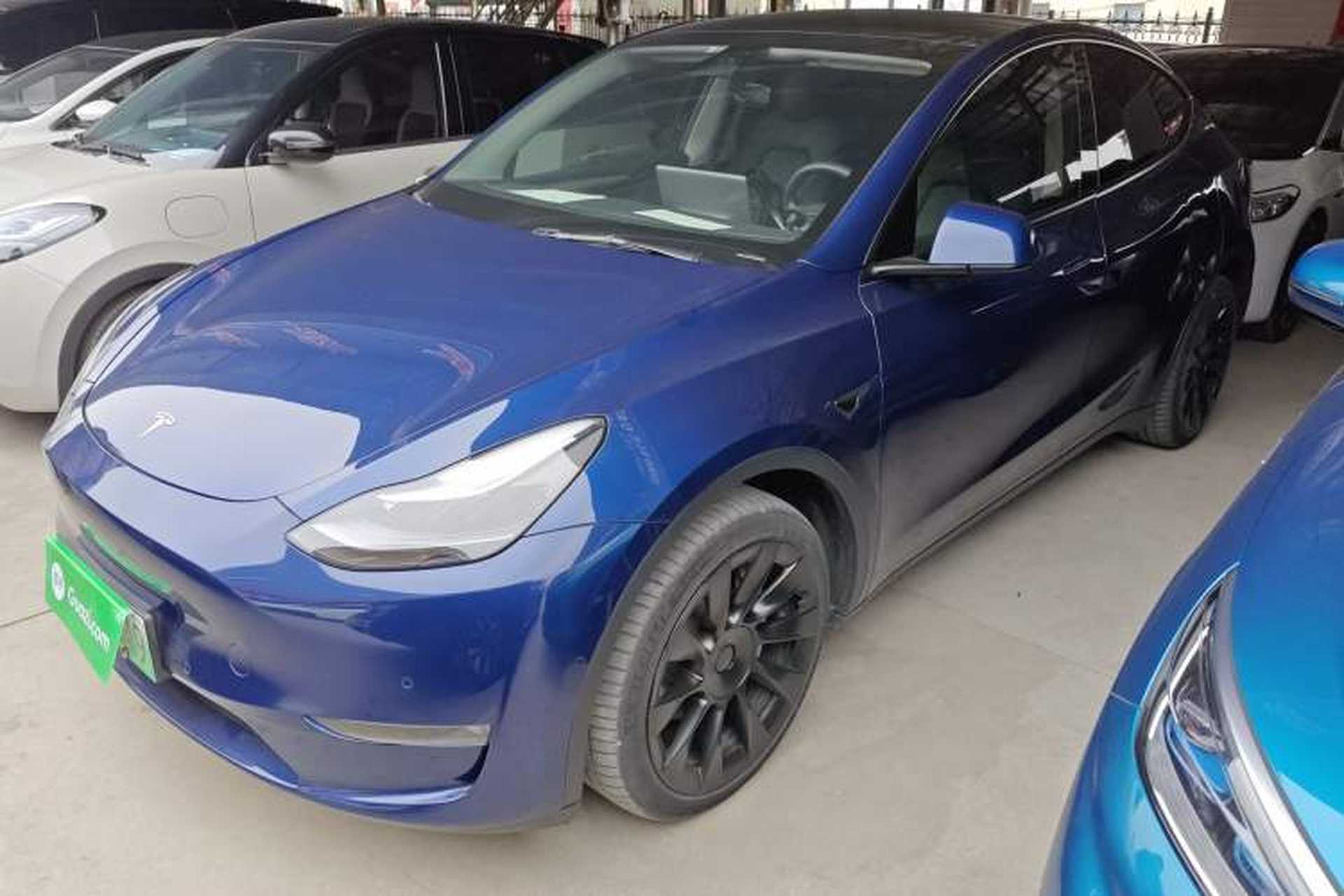 Used Tesla Model Y 2021 Long-Range All-Wheel-Drive Version 3D7 Front Left 45 Deg
