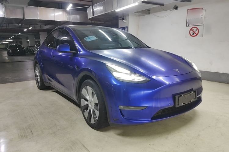 Used Tesla Model Y 2021 Long-Range All-Wheel-Drive Version 3D7 Front Right 45 Deg