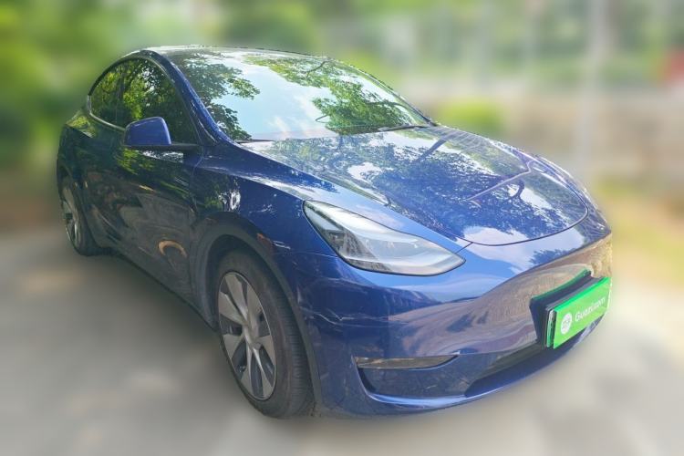 Used Tesla Model Y 2021 Standard Range Rear-Wheel Drive Version Front Right 45 Deg