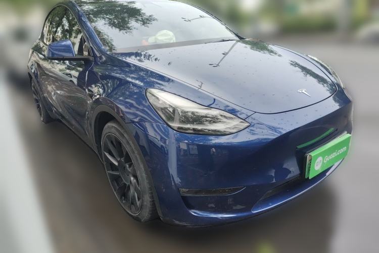 Used Tesla Model Y 2021 Long-Range All-Wheel-Drive Version 3D7 Front Right 45 Deg