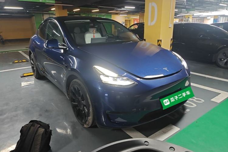 Used Tesla Model Y 2021 Long-Range All-Wheel-Drive Version 3D7 Front Right 45 Deg