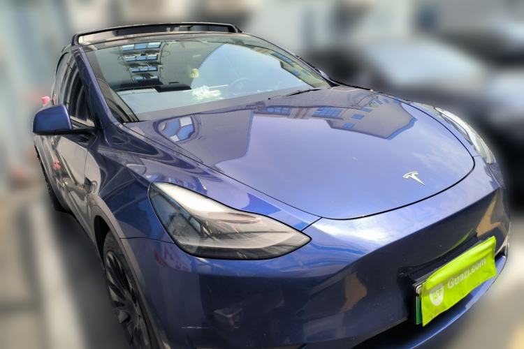 Used Tesla Model Y 2021 Long-Range All-Wheel-Drive Version Front Right 45 Deg