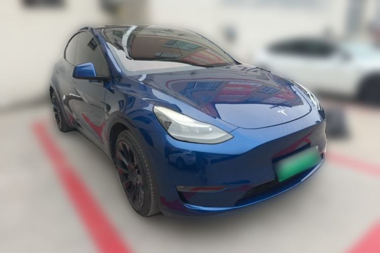 Used Tesla Model Y 2021 Long-Range All-Wheel-Drive Version Front Right 45 Deg