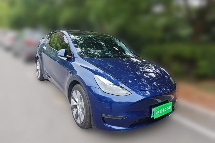 Used Tesla Model Y 2021 Standard Range Rear-Wheel Drive Version Front Right 45 Deg