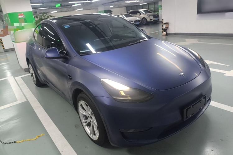 Used Tesla Model Y 2021 Long-Range All-Wheel-Drive Version Front Right 45 Deg
