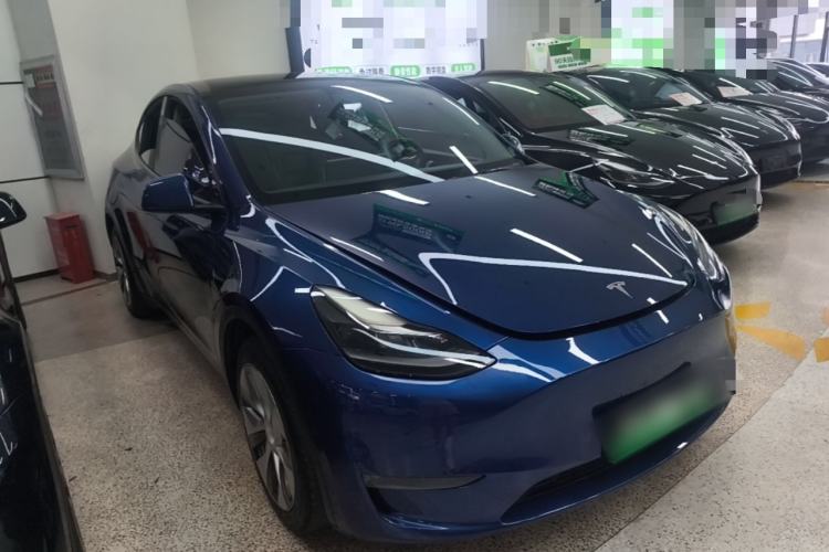 Used Tesla Model Y 2021 Standard Range Rear-Wheel Drive Version Front Right 45 Deg