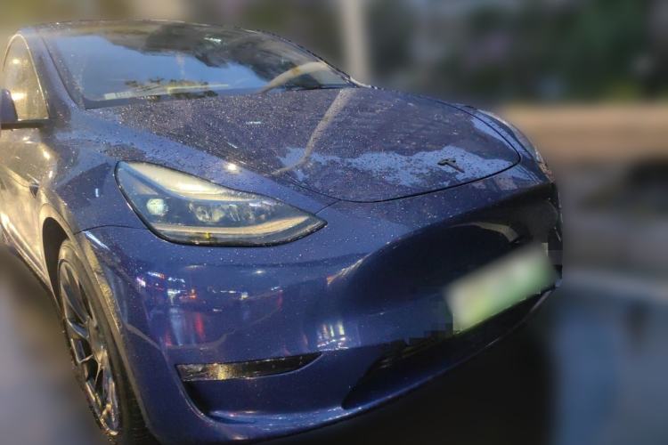 Used Tesla Model Y 2021 Long-Range All-Wheel-Drive Version Front Right 45 Deg