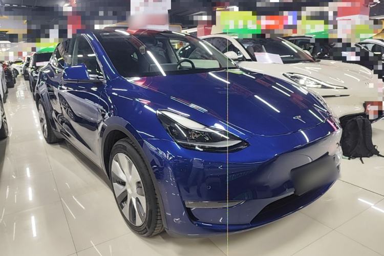 Used Tesla Model Y 2021 Standard Range Rear-Wheel Drive Version Front Right 45 Deg