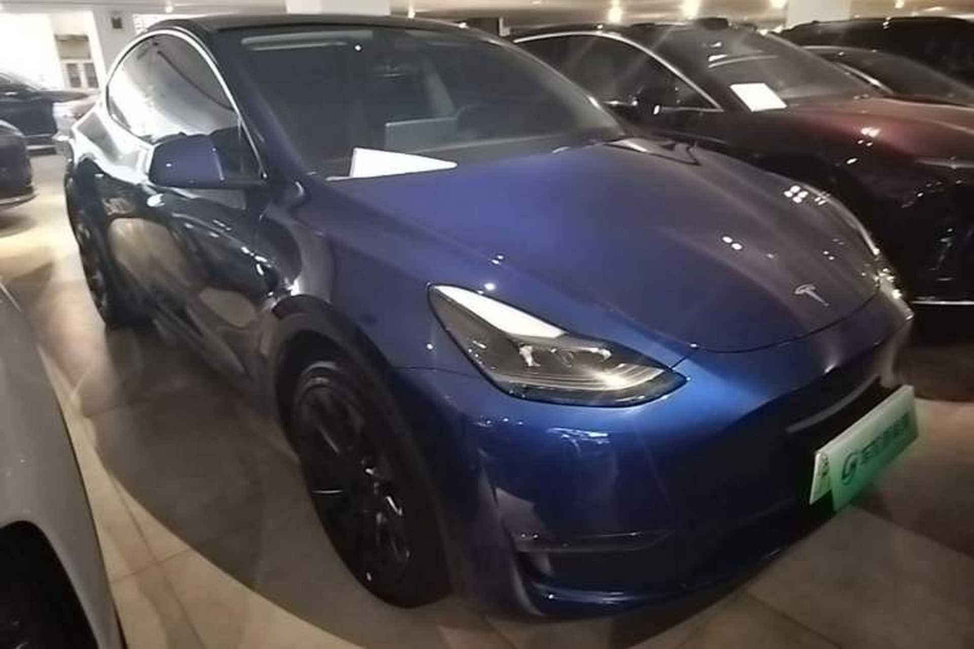 Used Tesla Model Y 2021 Long-Range All-Wheel-Drive Version Front Right 45 Deg