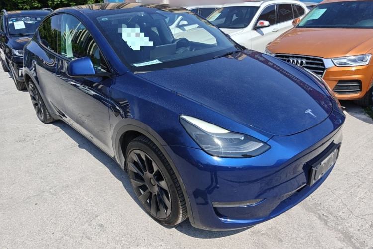Used Tesla Model Y 2021 Long-Range All-Wheel-Drive Version Front Right 45 Deg