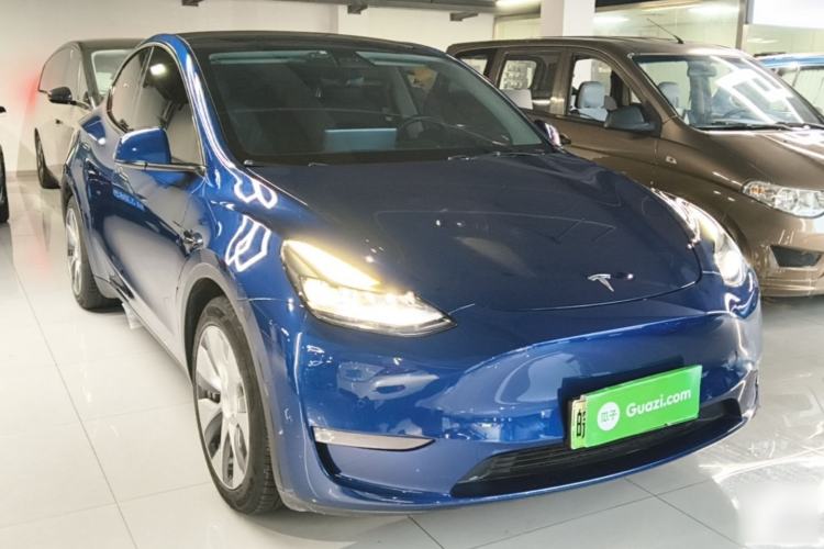 Used Tesla Model Y 2021 Long-Range All-Wheel-Drive Version 3D7 Front Right 45 Deg