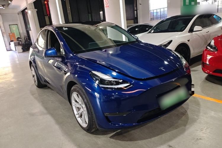 Used Tesla Model Y 2021 Revised Version 2 Long-Range All-Wheel-Drive Edition Front Right 45 Deg