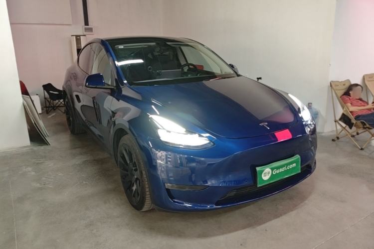 Used Tesla Model Y 2021 Long-Range All-Wheel-Drive Version 3D7 Front Right 45 Deg