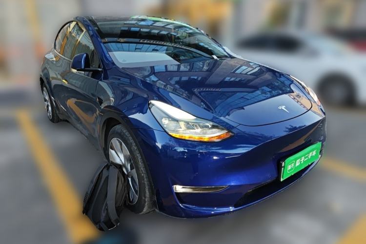 Used Tesla Model Y 2021 Long-Range All-Wheel-Drive Version 3D7 Front Right 45 Deg