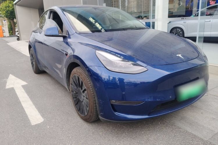 Used Tesla Model Y 2021 Long-Range All-Wheel-Drive Version 3D7 Front Right 45 Deg